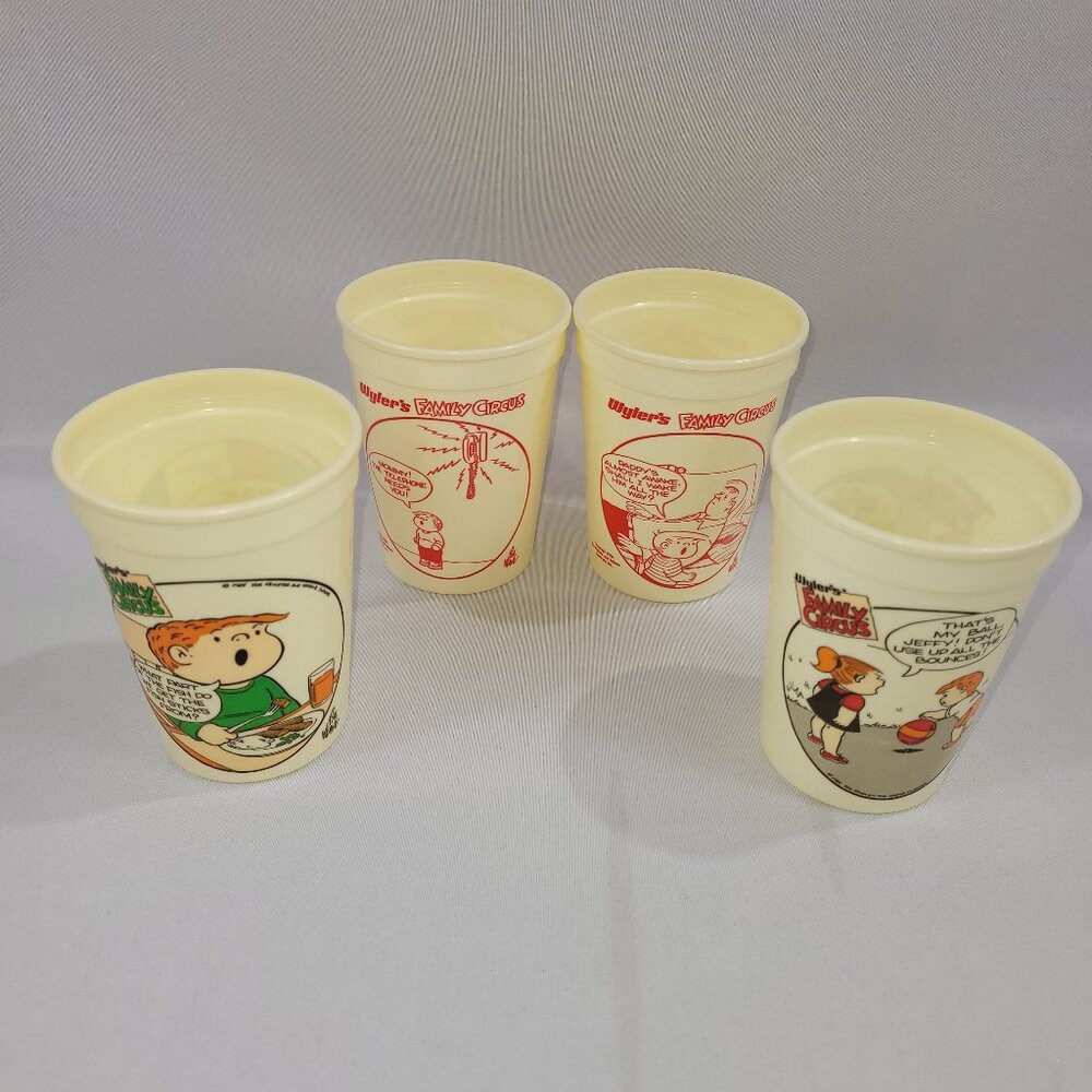 Collectors Cup Vintage 1984 Wyler's Family Circus Plastic Drink Glass Set 4